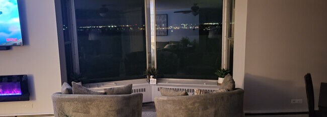 Photo - 8200 E Jefferson Ave Unidad 1809