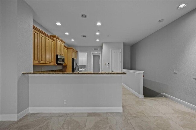 Photo - 4902 Vine Cliff Way E