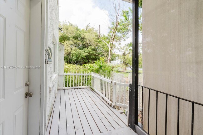 Photo - 109 NW 6th Ave Unit 6