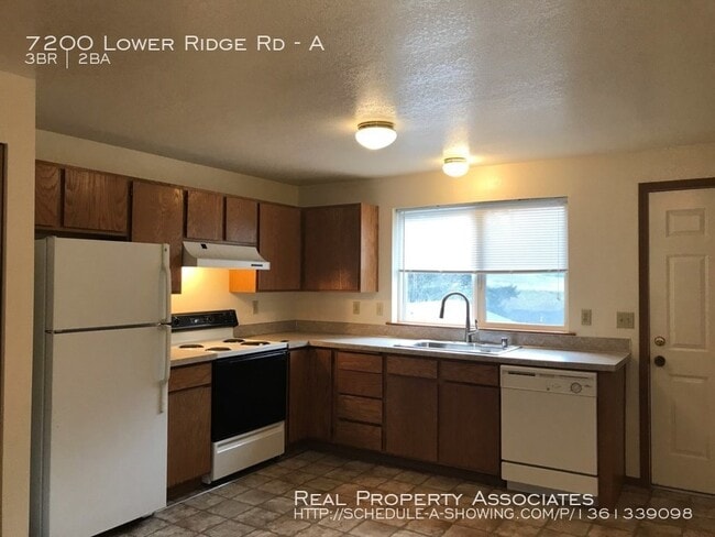 Photo - 7200 Lower Ridge Rd