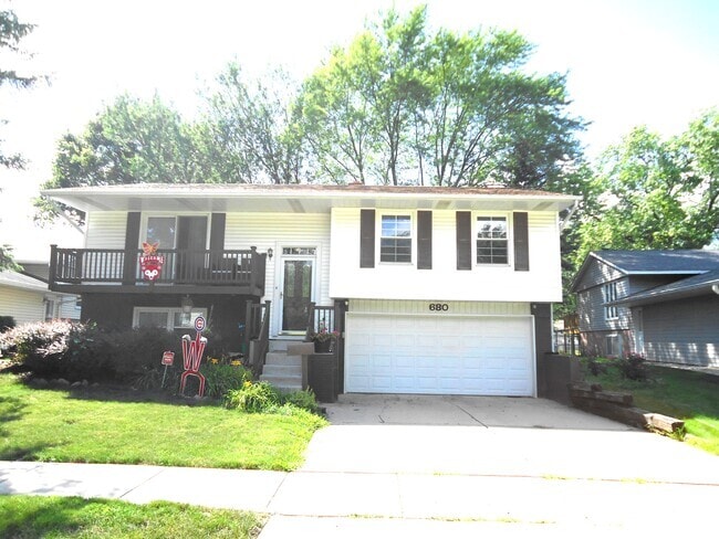 Building Photo - 680 White Pine Rd Rental