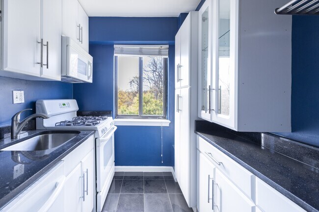 Photo - 3901 Tunlaw Rd NW