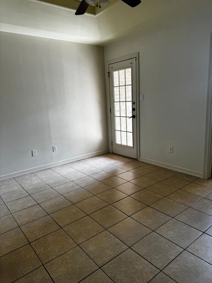 Photo - 1208 W Fig Ave Unidad 1208 W Fig Ave #B
