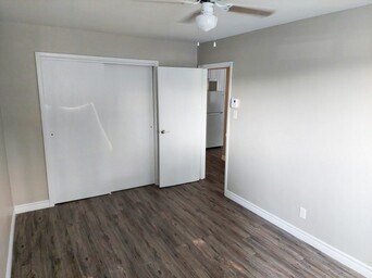 Photo - Elmira Apartments