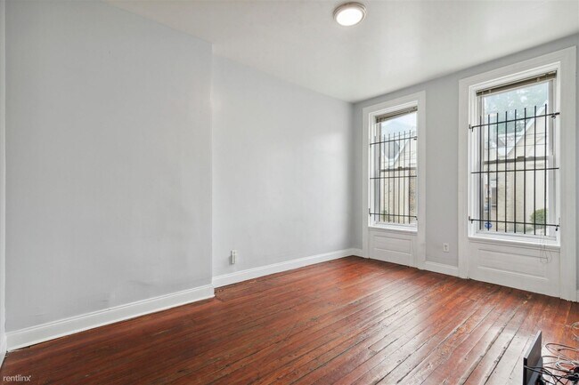 Photo - 3 br, 1 bath Triplex - 1729 W MONTGOMERY A... Unidad 101