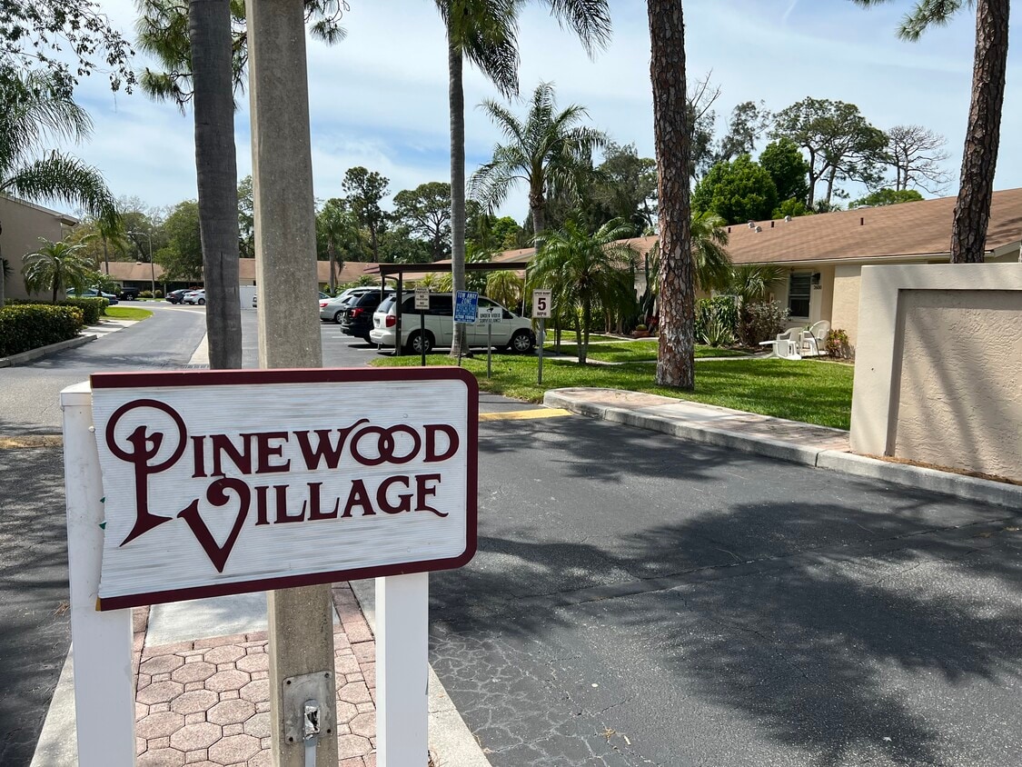 Photo - 2772 Woodgate Ln (Sarasota, FL)