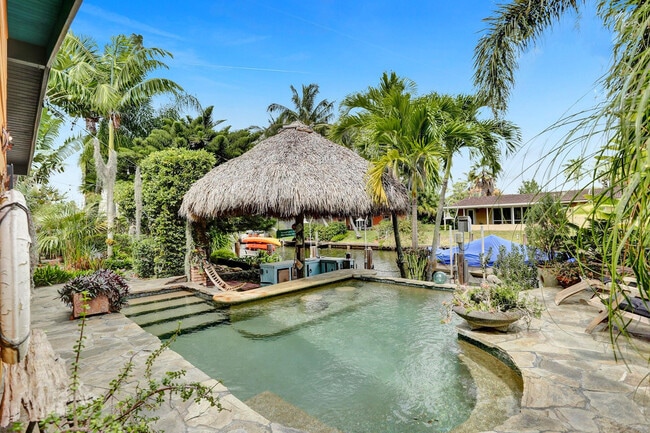 Photo - 1613 SW 5th Ct