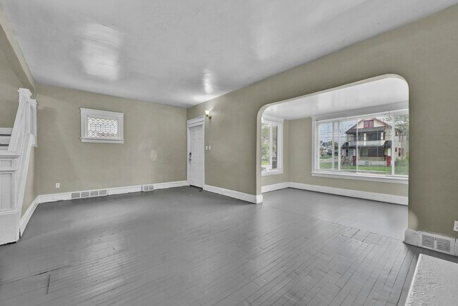 Photo - 13317 Caine Ave