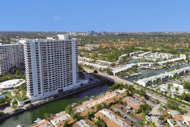 Photo - 2619 Parkview Dr S