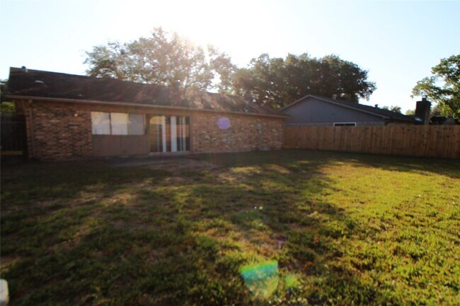 Photo - 5327 Karenbeth Dr