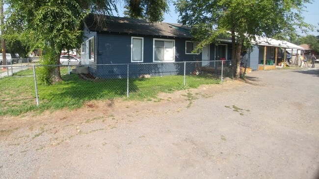 Building Photo - Volador Enterprises, LLC-PM-018-0020B-2441 Unit B Rental