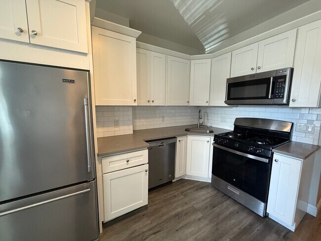 Photo - 195 Maverick St Apartment Unit 2