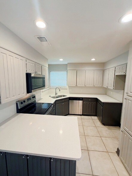 Photo - 5720 Sterling Green Trail