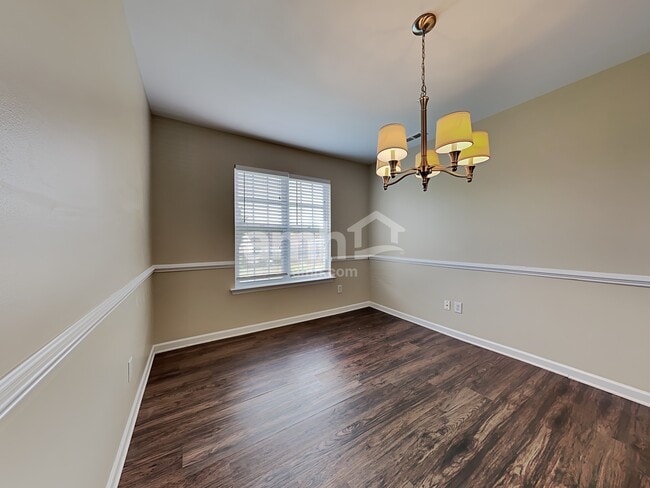 Photo - 141 Sawhorse Dr
