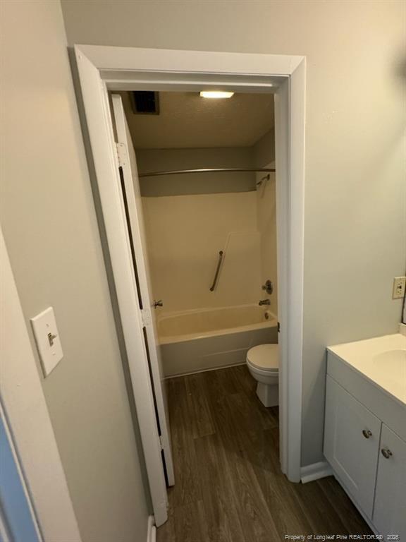 Photo - 941 Applewood Ln