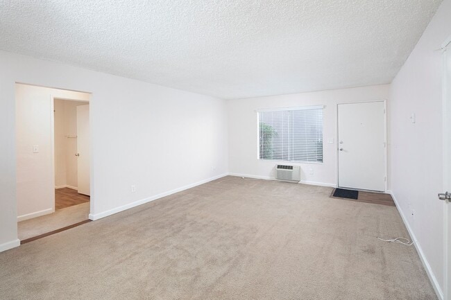 Photo - El Cajon 2 Bed/1 Bath in Gated Community with AC, Large Patio, and Parking Unidad 07