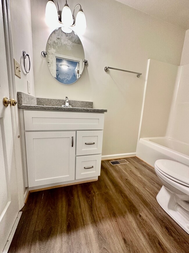 Photo - 1552 Terrace Rd SW