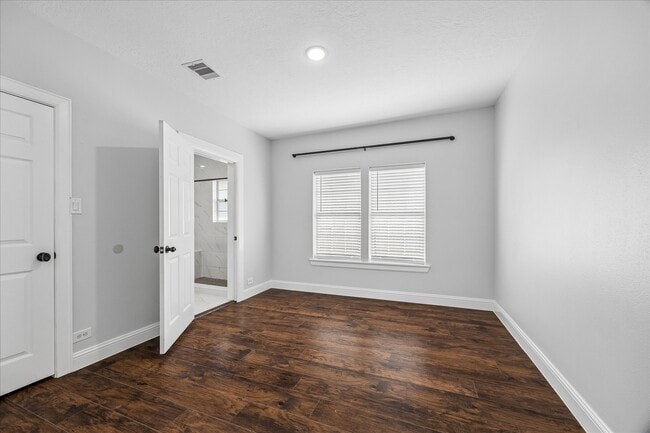 Photo - 2 Jenkins St