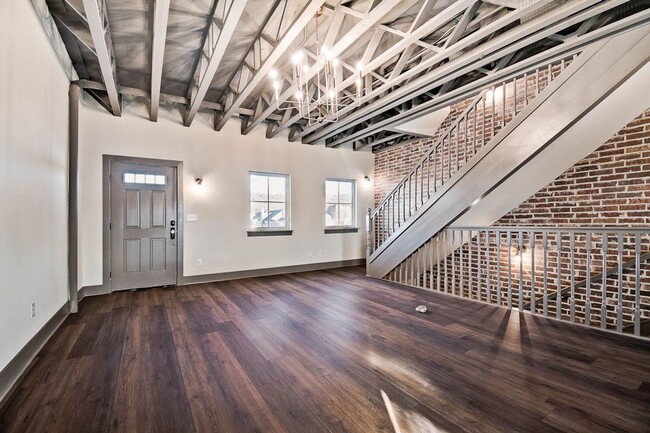 Building Photo - Chicago Row Townhouse