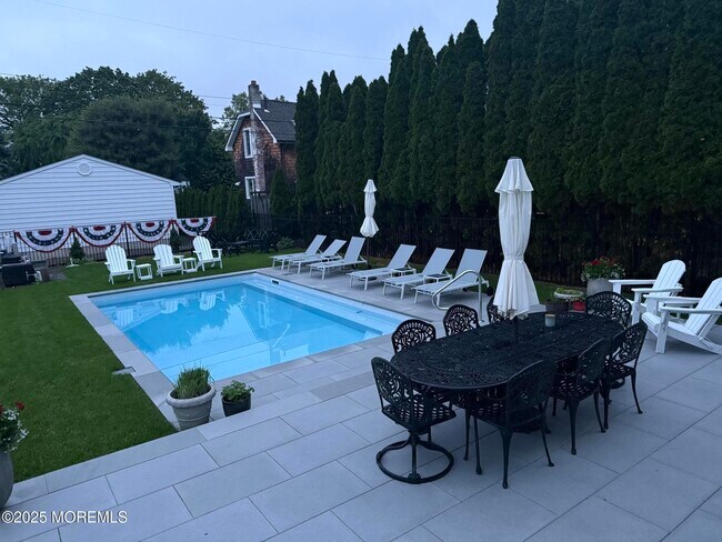 Photo - 502 Tuttle Ave