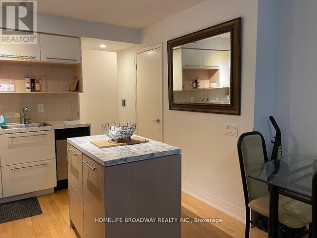 Photo - 25 Carlton St. Unit 1310