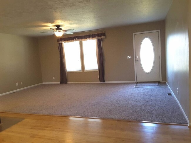 Photo - 3 Bedroom Single Family Home!