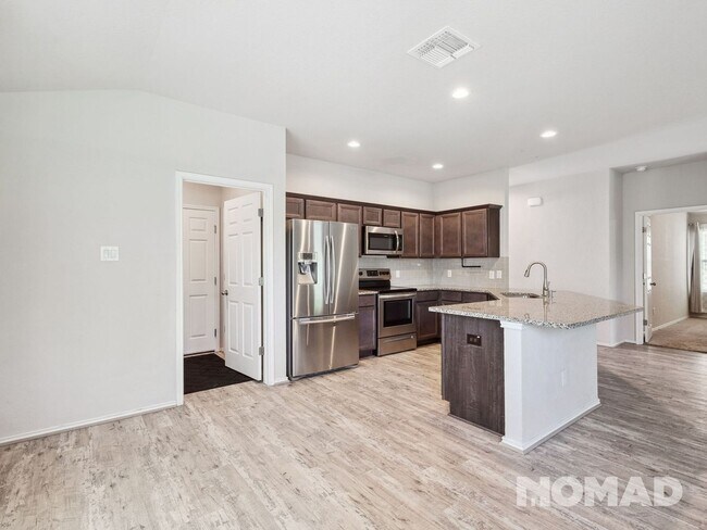 Photo - 536 Long Leaf Dr