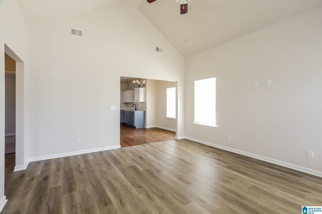 Photo - 213 Hampton Dr