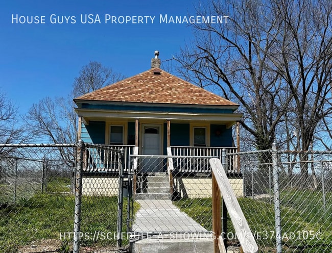 Building Photo - 2956 Hiawatha St