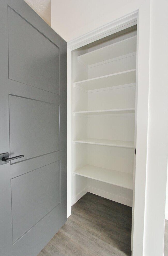 Photo - 3906 Brian Ave. Unidad 208