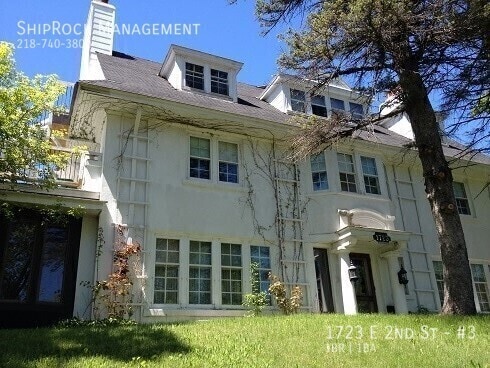 Building Photo - 1723 E 2nd St Unit #3