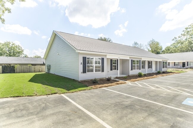 Photo - 212 Tabor Dr