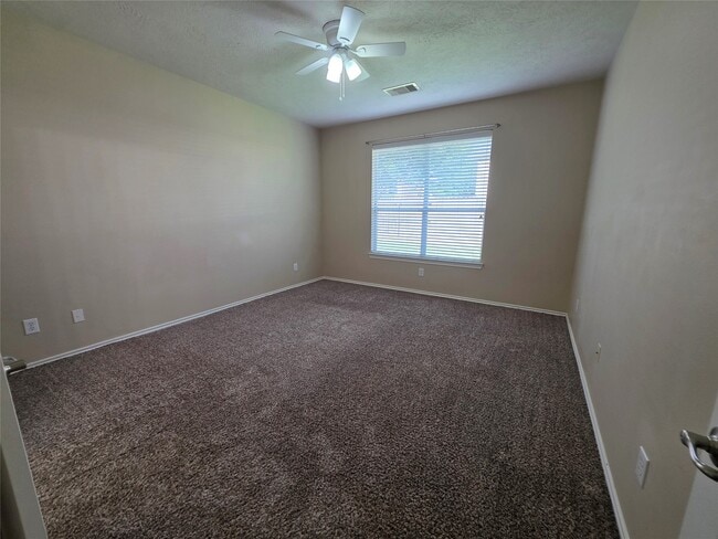 Photo - 2242 Waxwing Dr