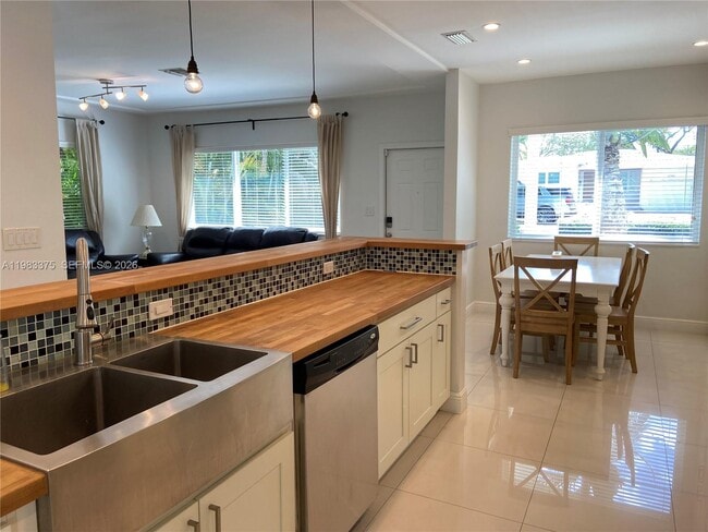 Photo - 5767 SW 35th St