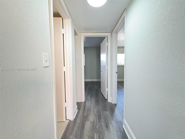 Photo - 101 NE 41st St Unidad E74