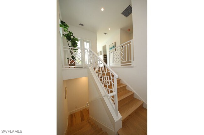 Photo - 300 2nd Ave N