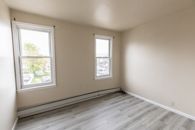 Photo - 154 Taylor St