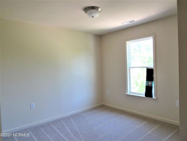 2 BR 1.5 BA In Boyington Place - 2 BR 1.5 BA In Boyington Place House