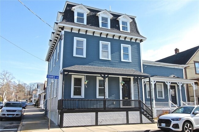 Photo - 668 Thames St