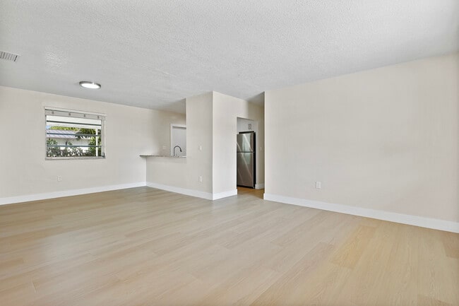 Photo - 532 SW 79th Ave Unidad n/a