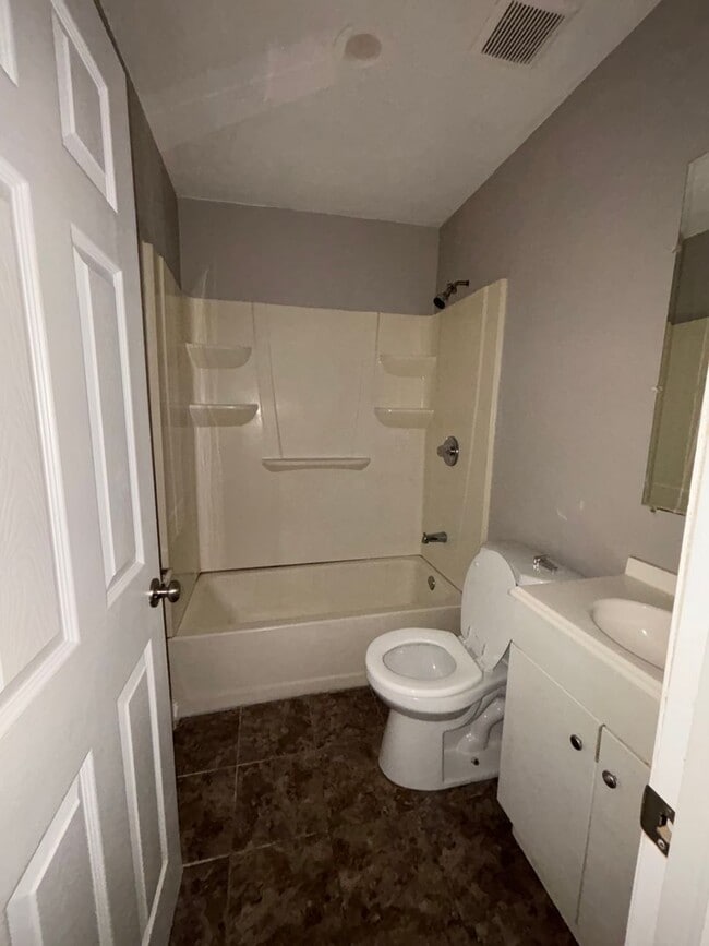 Photo - 1864 E Cornwall St Unidad 1st Floor