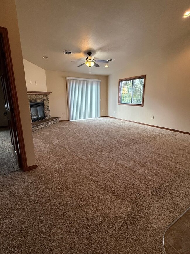 Photo - Beautiful 2 Bedroom/2 Bathroom Apartment