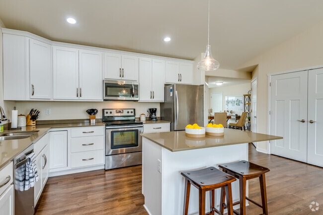 2 BR, 2 BA - 1,144SF