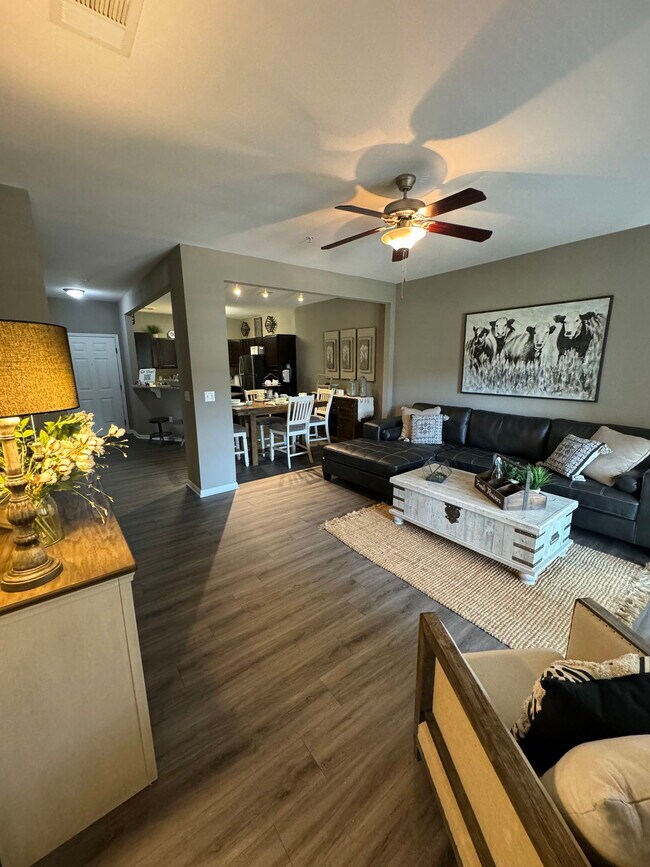 1032 Farm to Market Road 2931 Apt #117, Au... - 1032 Farm to Market Road 2931 Apt #117, Au... Unidad 117