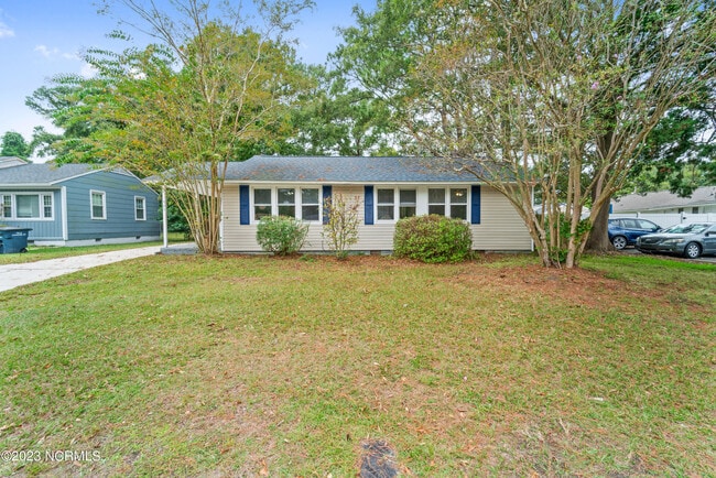 Building Photo - 529 Henderson Dr Rental