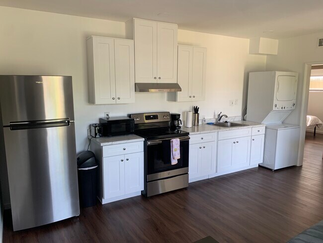 Photo - 172 E 27th St Unit 1