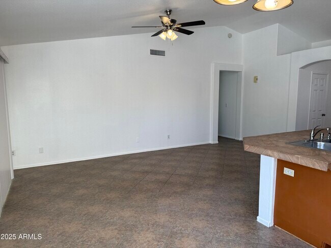 Photo - 1319 W Michelle Dr