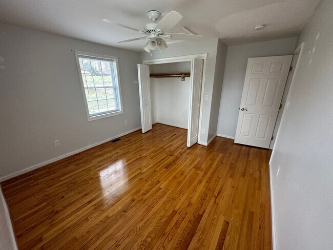 Photo - 1638 Suburban Rd