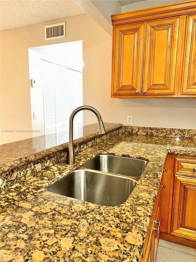 Photo - 1620 Balfour Point Dr Unit G