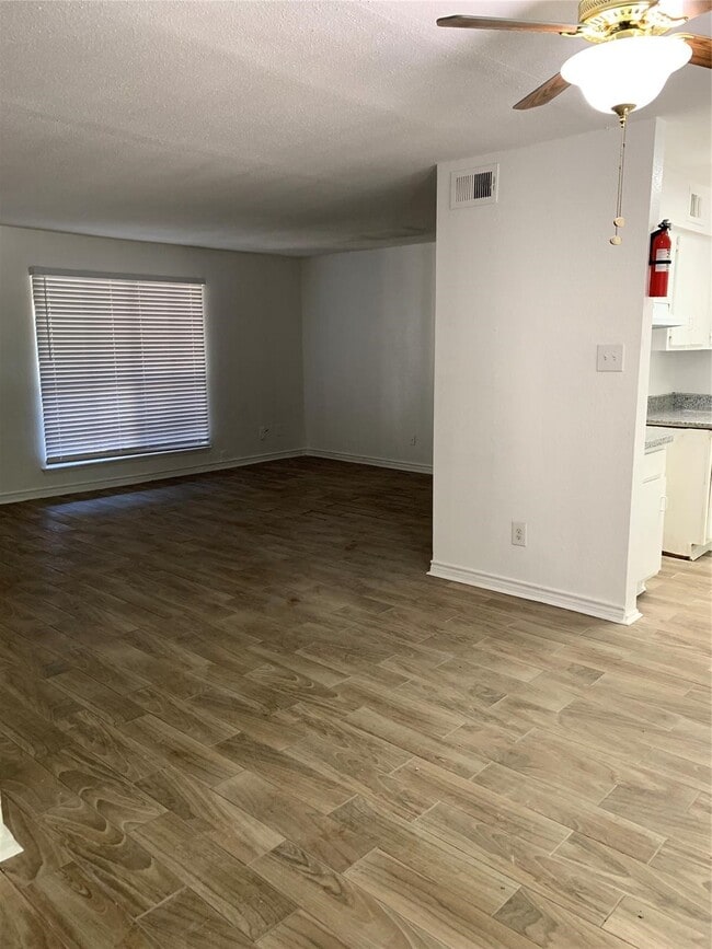 Photo - 5625 Antoine Dr Unit 708